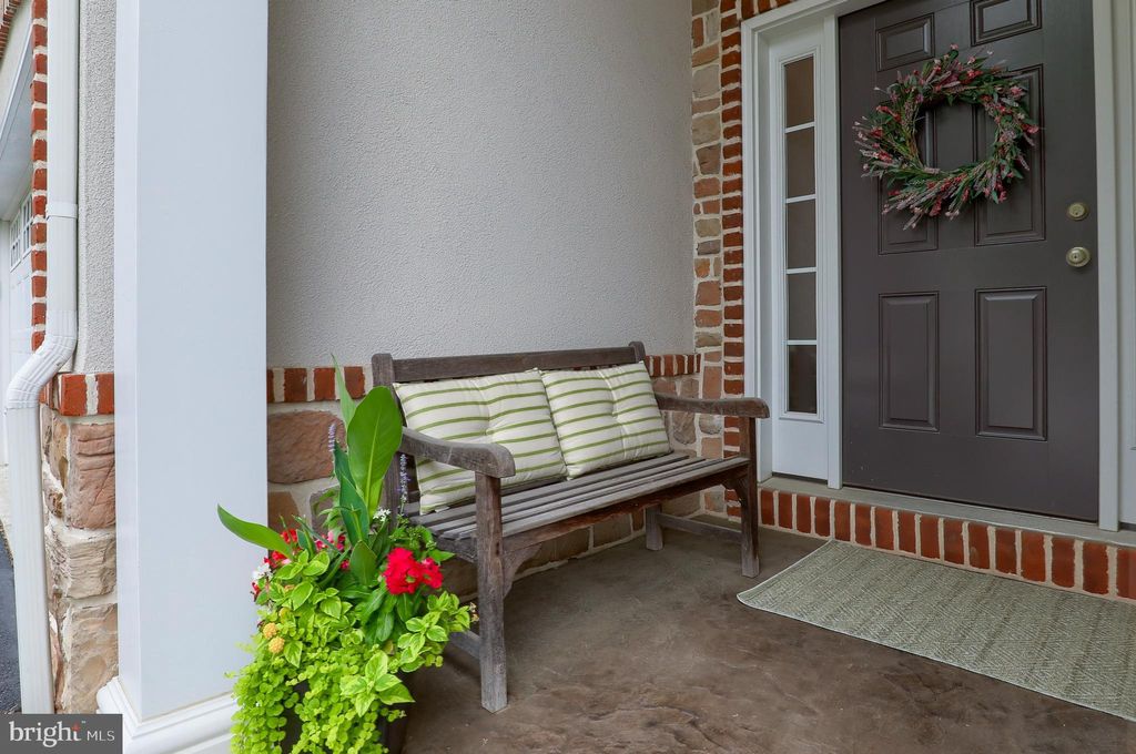 Photo of 121 BANEBERRY LN, LITITZ, PA 17543 (MLS # PALA2038814)