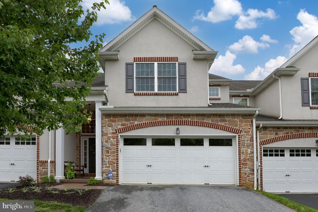 Photo of 121 BANEBERRY LN, LITITZ, PA 17543 (MLS # PALA2038814)