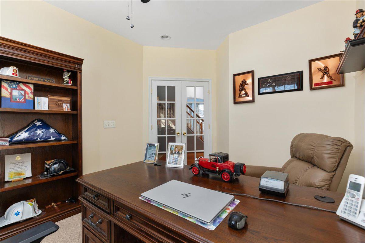 WAKELAND MANOR - Residential