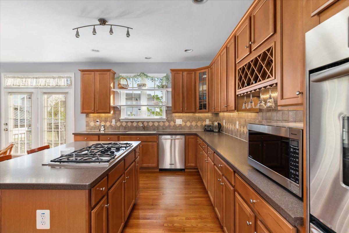 WAKELAND MANOR - Residential