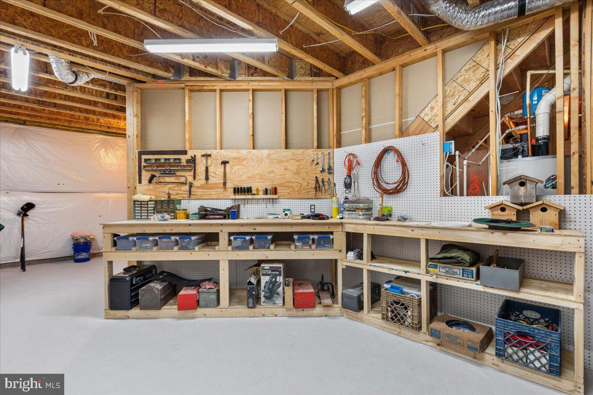 WAKELAND MANOR - Residential