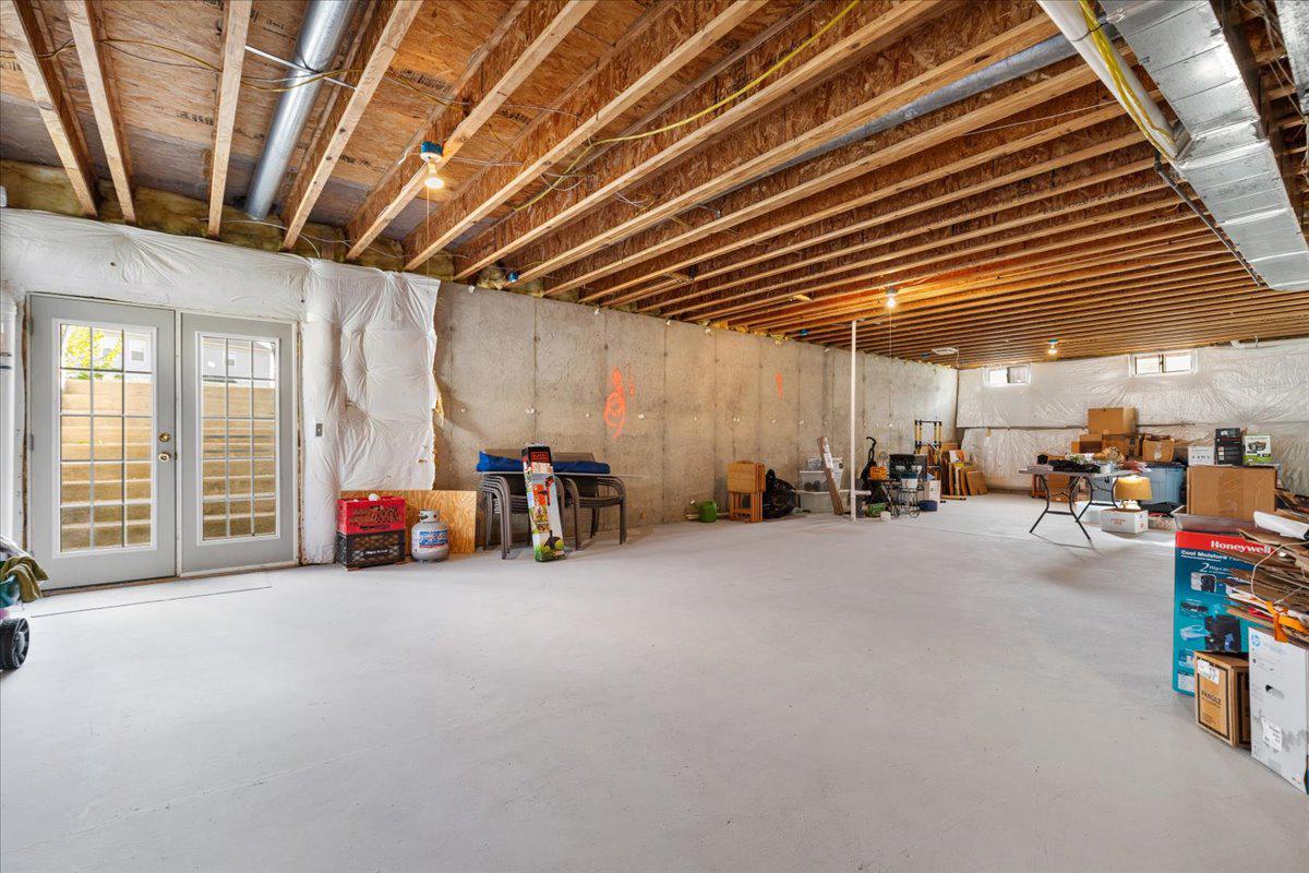 WAKELAND MANOR - Residential