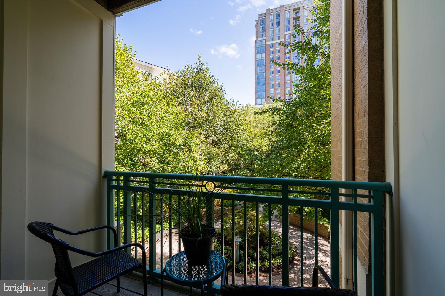 SAVOY AT RESTON TOWN CENTER - Residential