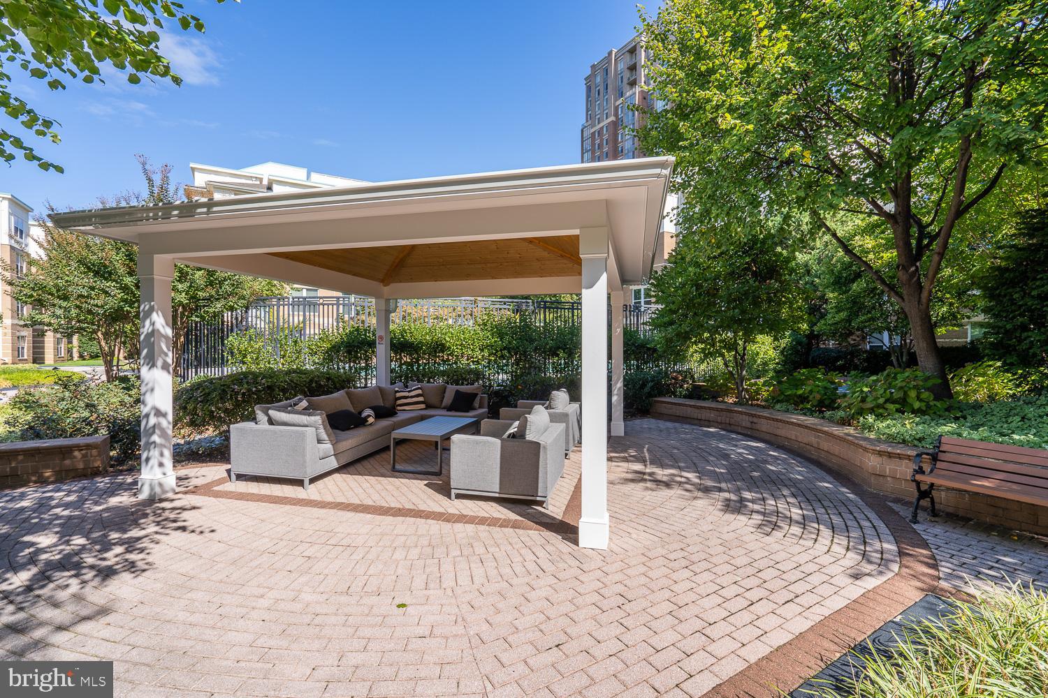 SAVOY AT RESTON TOWN CENTER - Residential