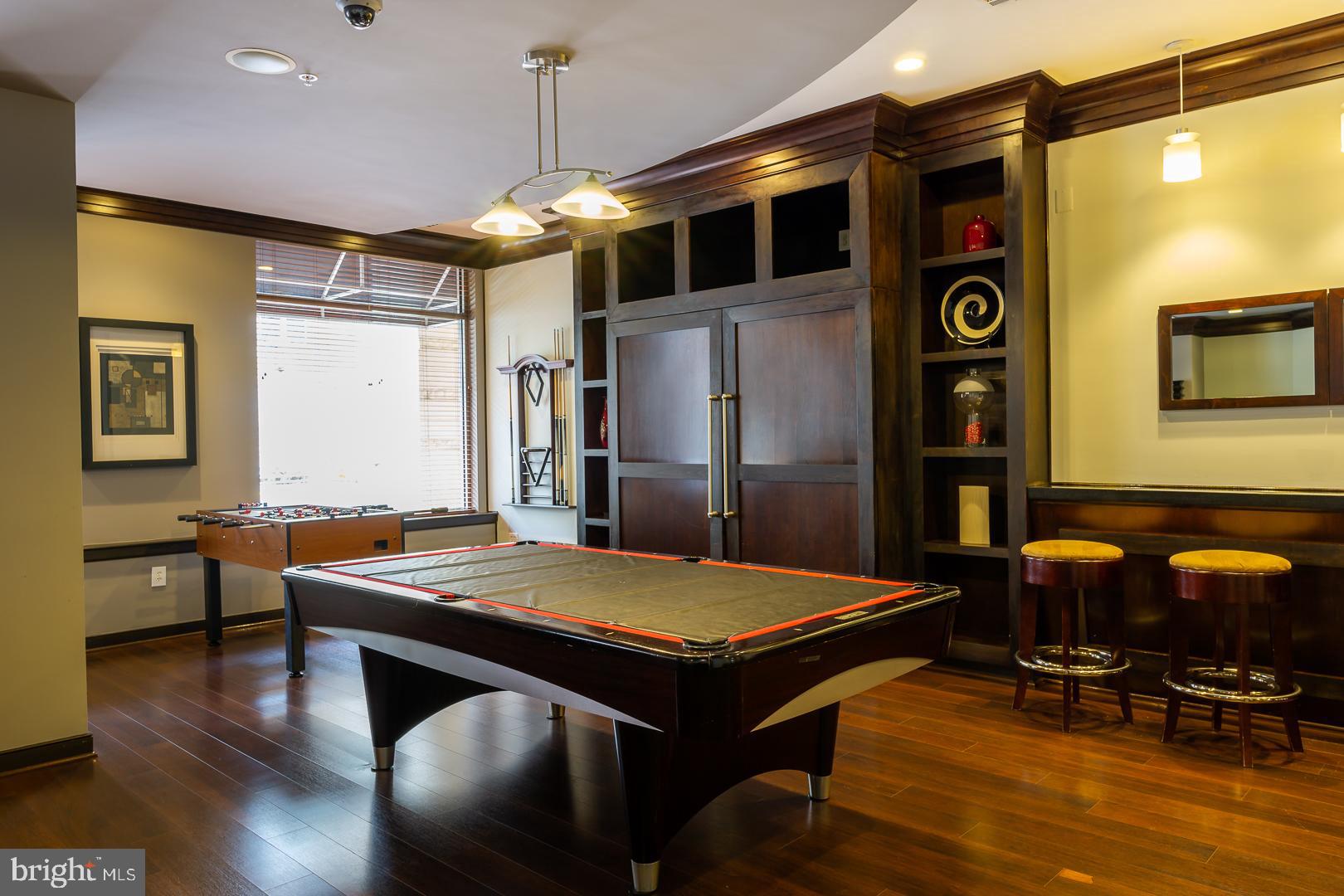 SAVOY AT RESTON TOWN CENTER - Residential