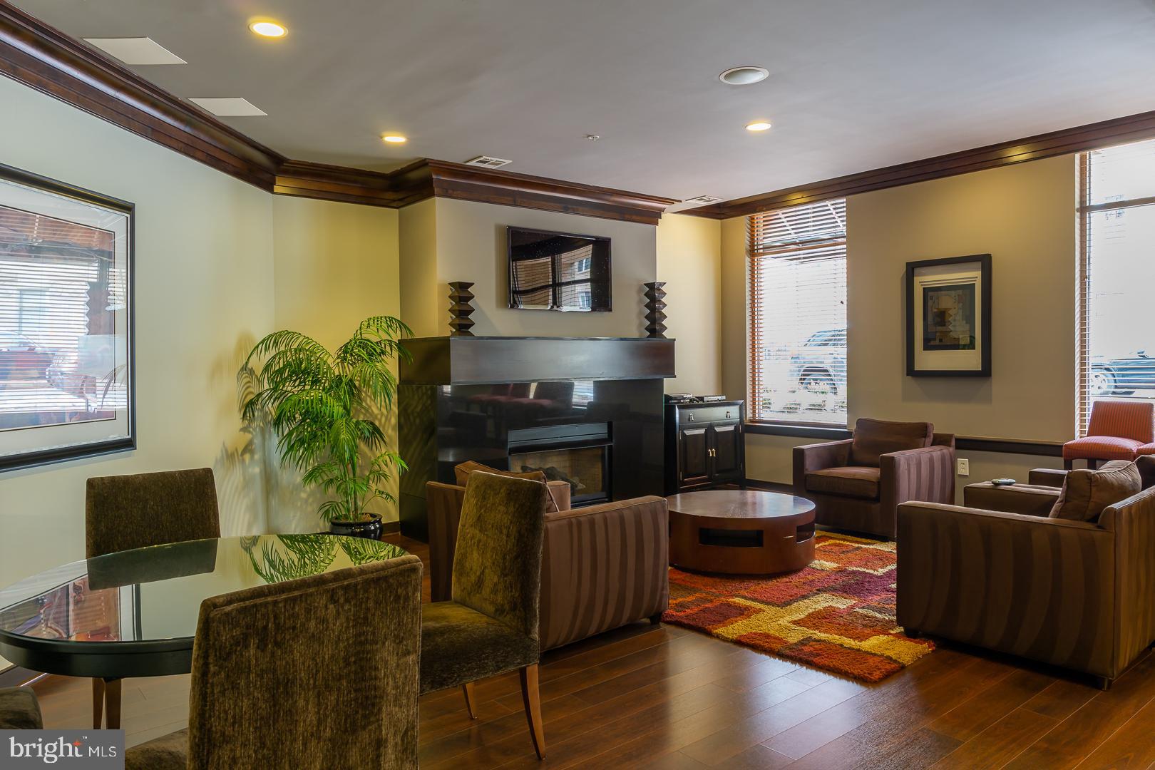 SAVOY AT RESTON TOWN CENTER - Residential