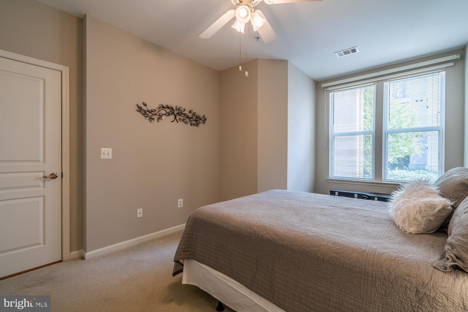 SAVOY AT RESTON TOWN CENTER - Residential