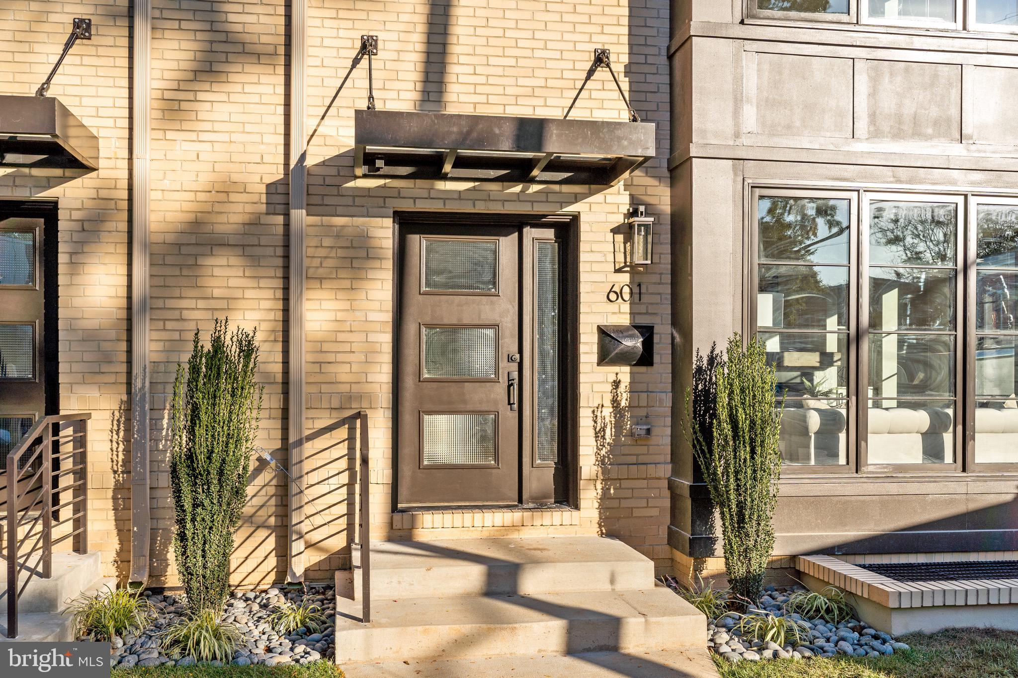 OLD TOWN ALEXANDRIA - Residential