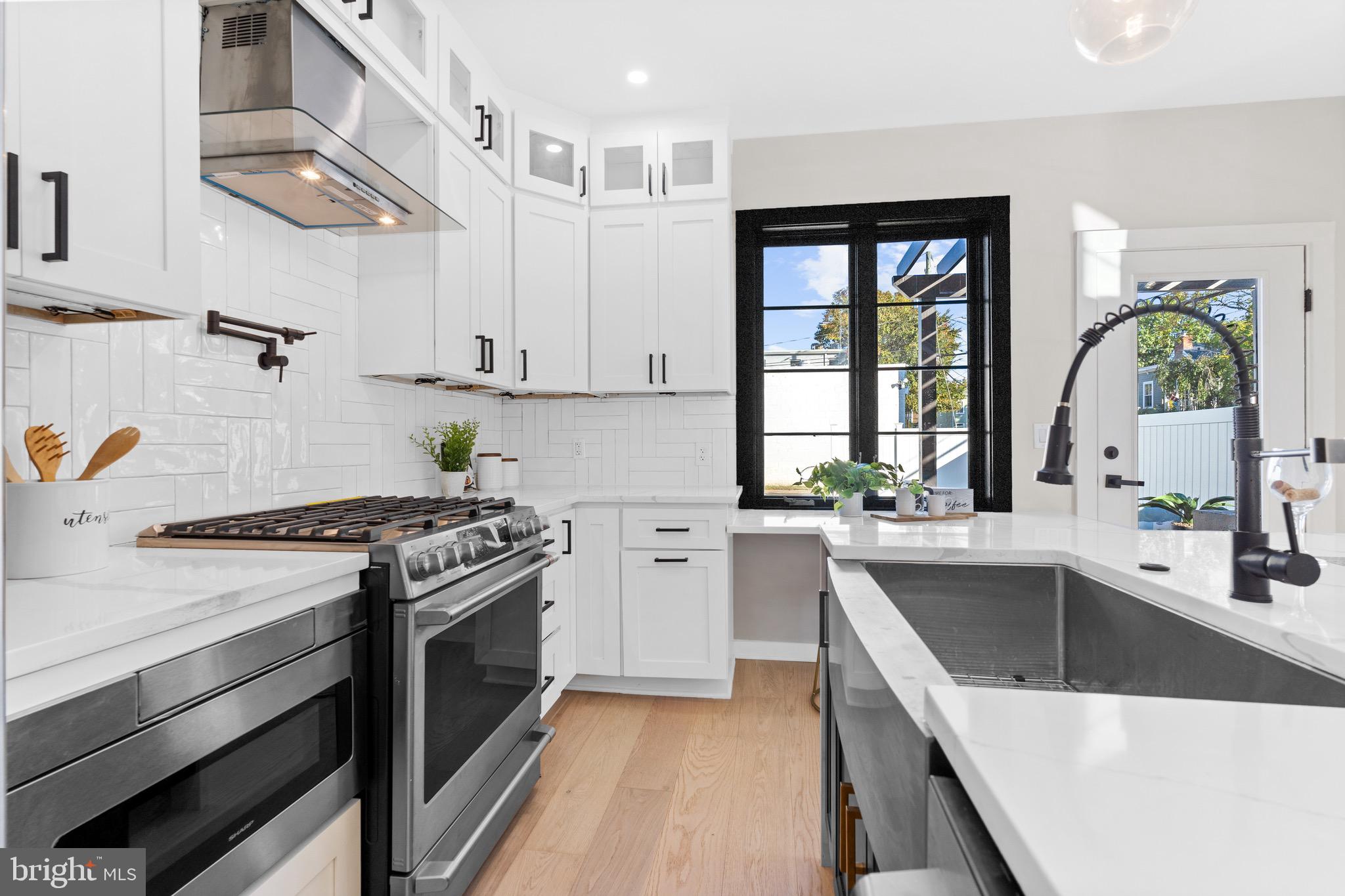 OLD TOWN ALEXANDRIA - Residential