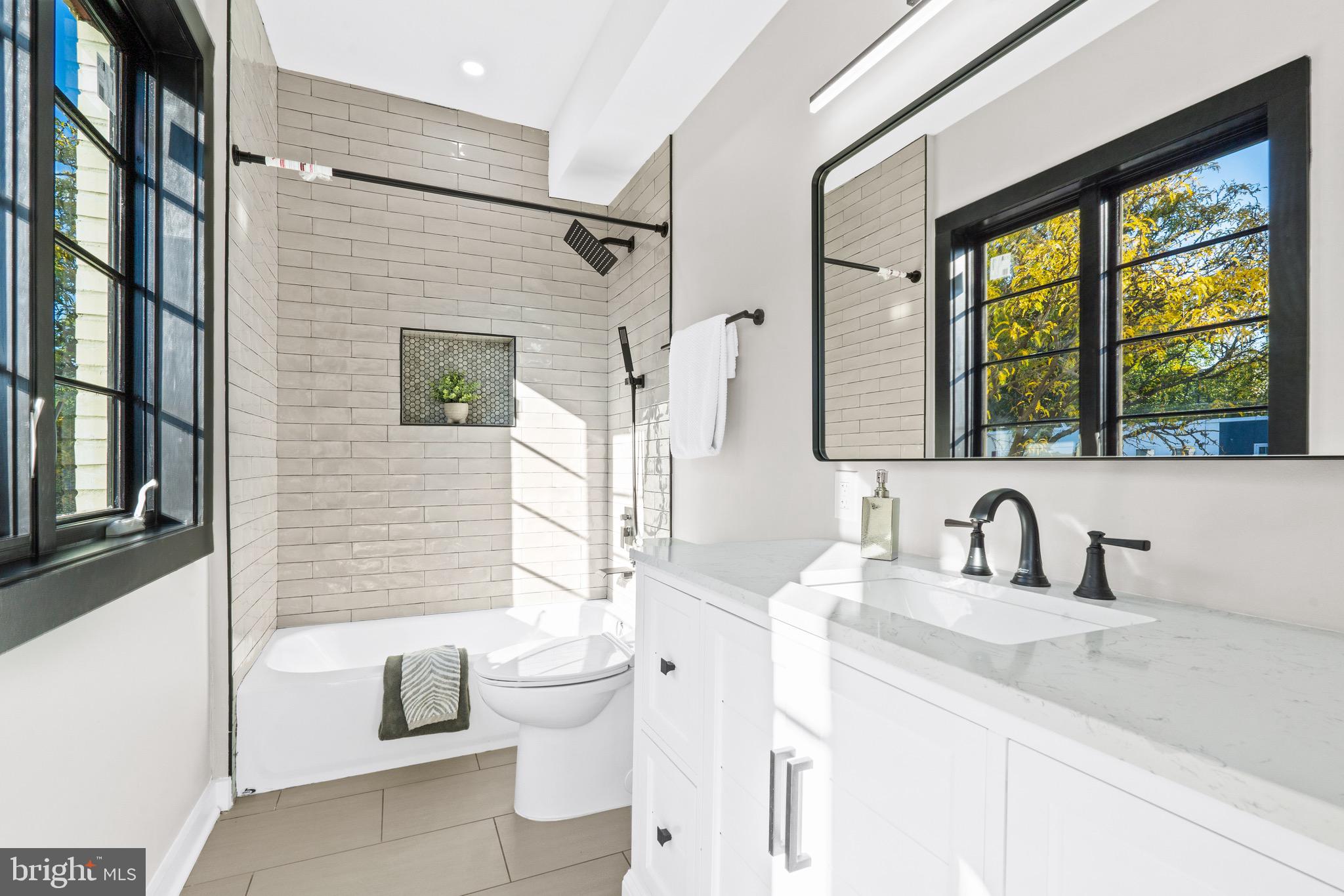 OLD TOWN ALEXANDRIA - Residential