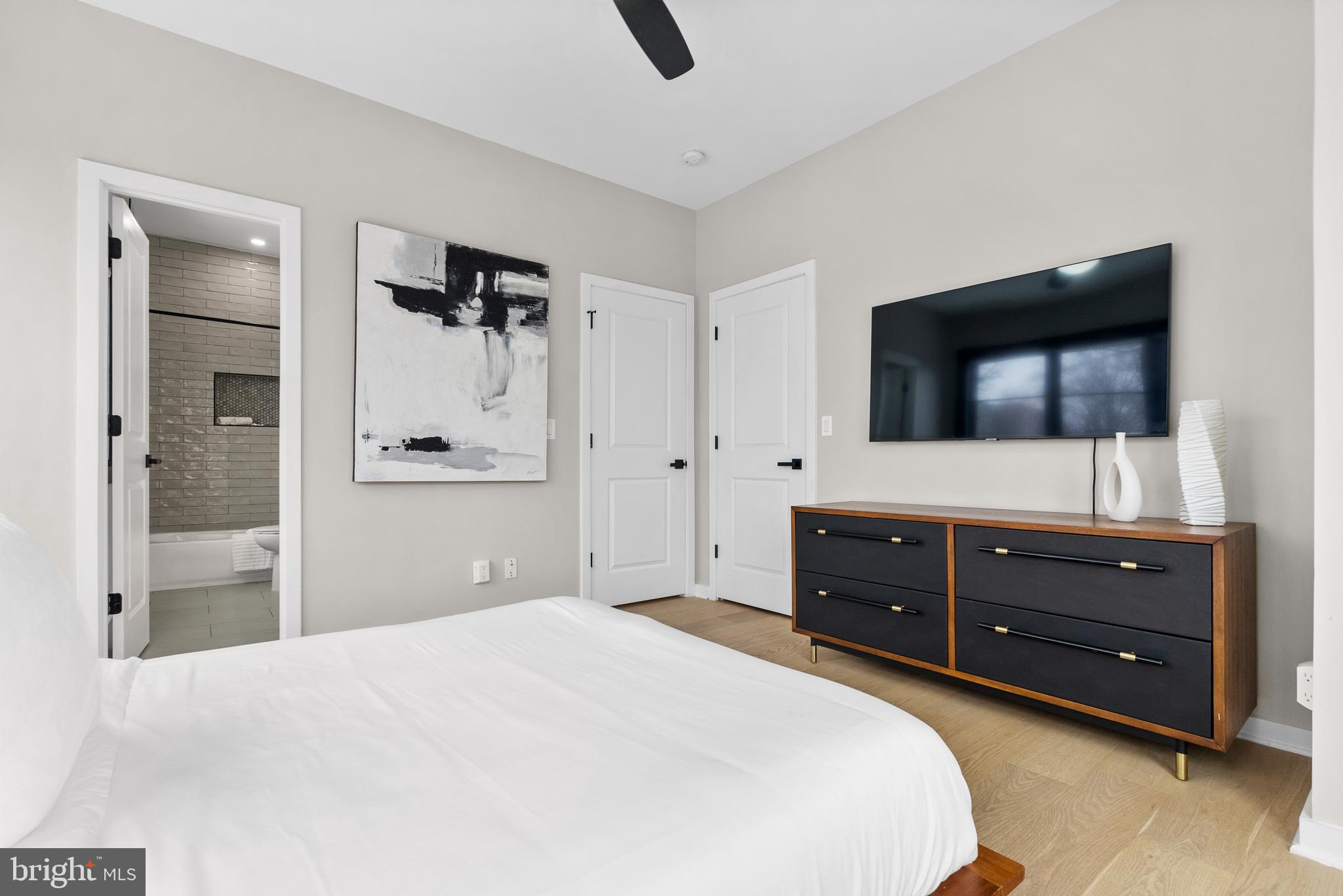 OLD TOWN ALEXANDRIA - Residential