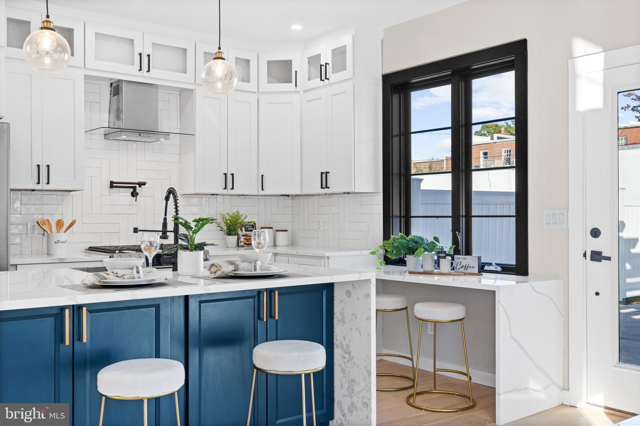 OLD TOWN ALEXANDRIA - Residential