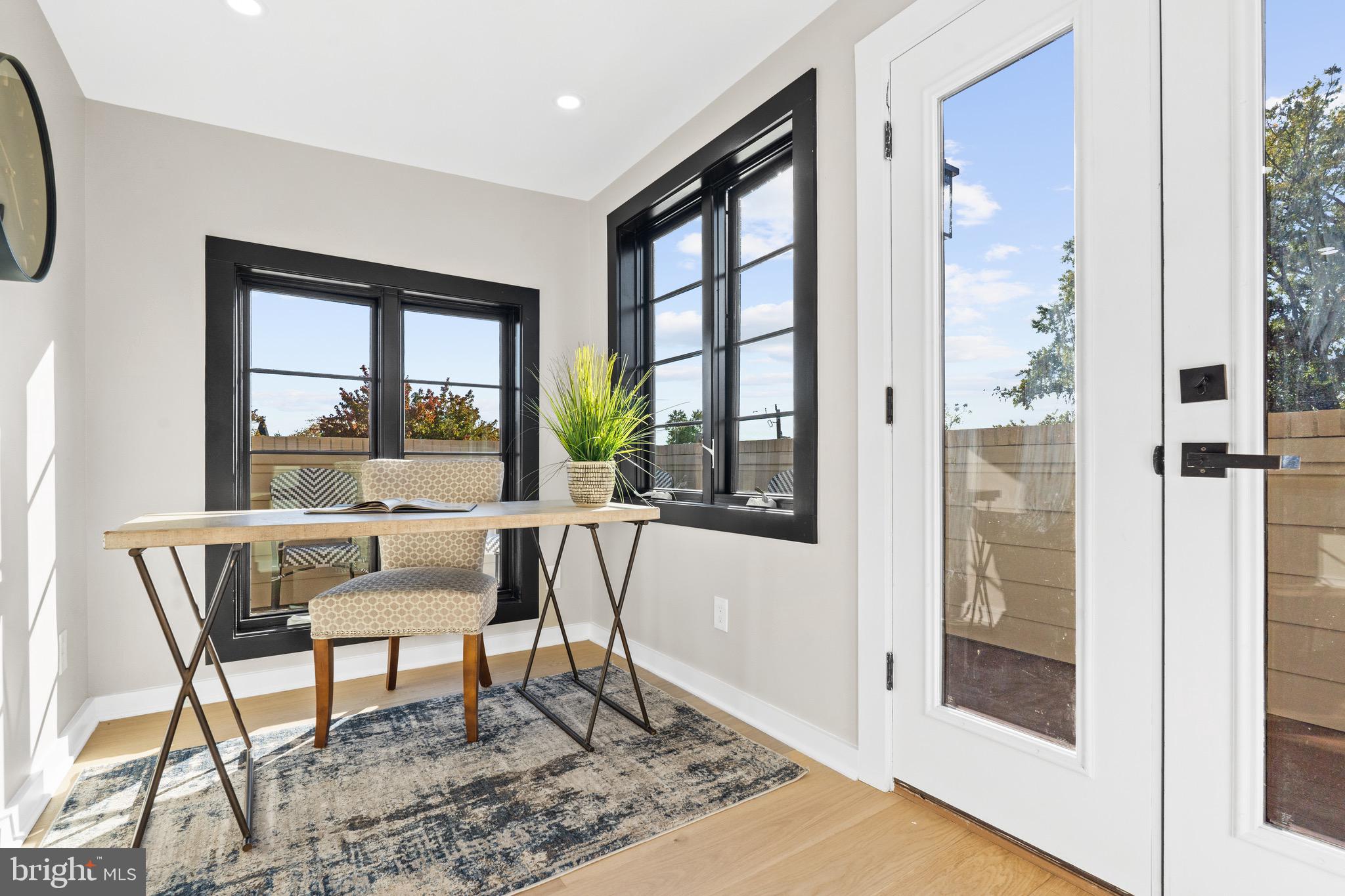 OLD TOWN ALEXANDRIA - Residential