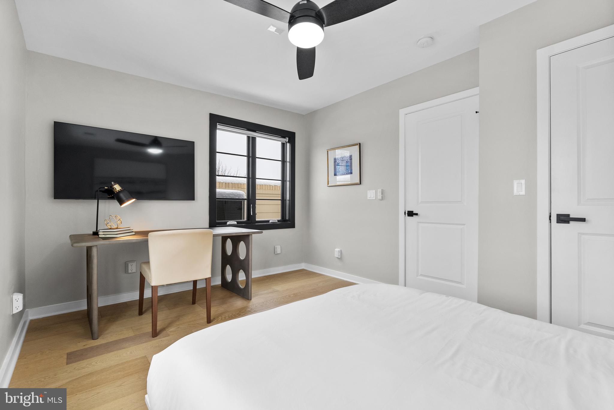 OLD TOWN ALEXANDRIA - Residential