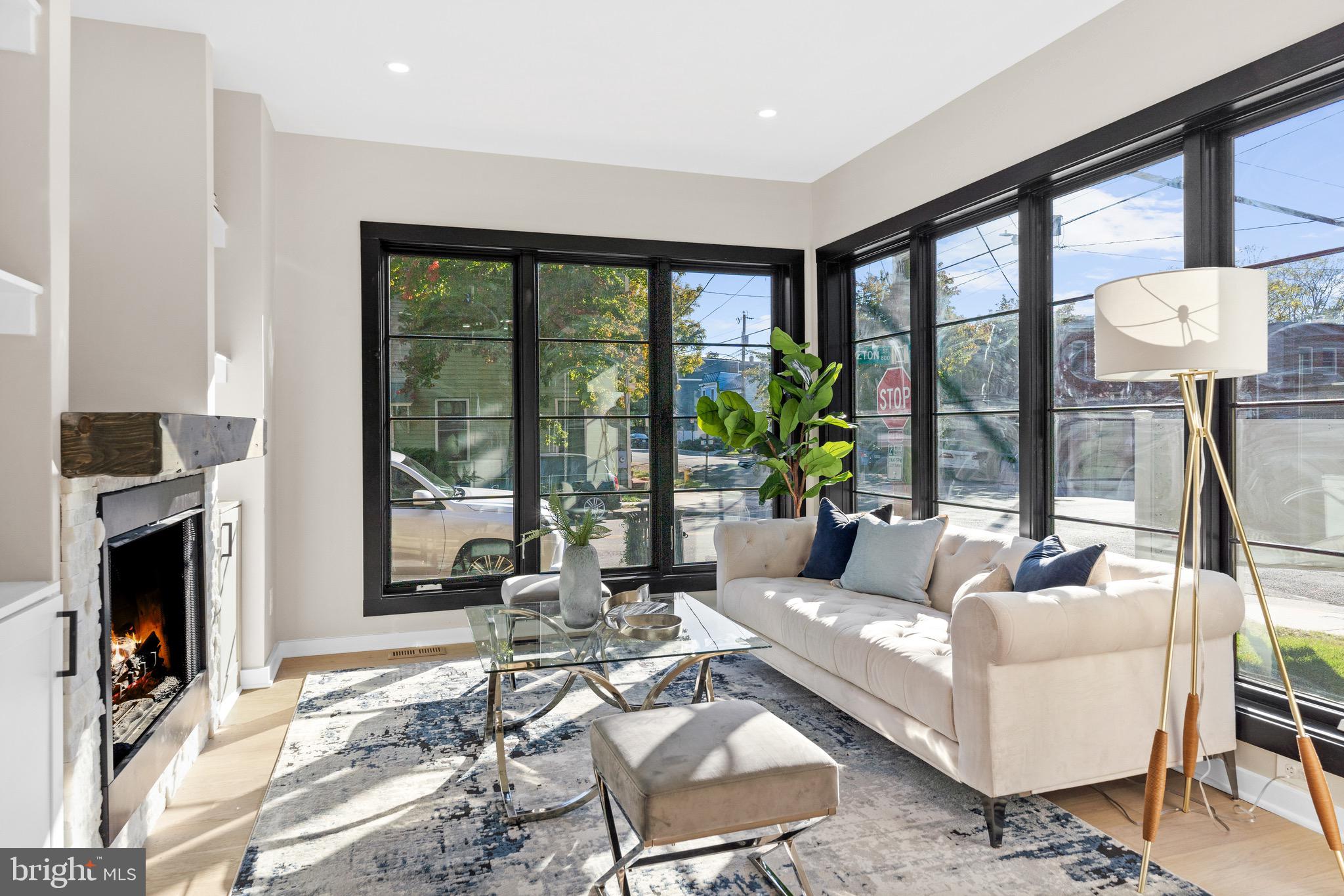 OLD TOWN ALEXANDRIA - Residential