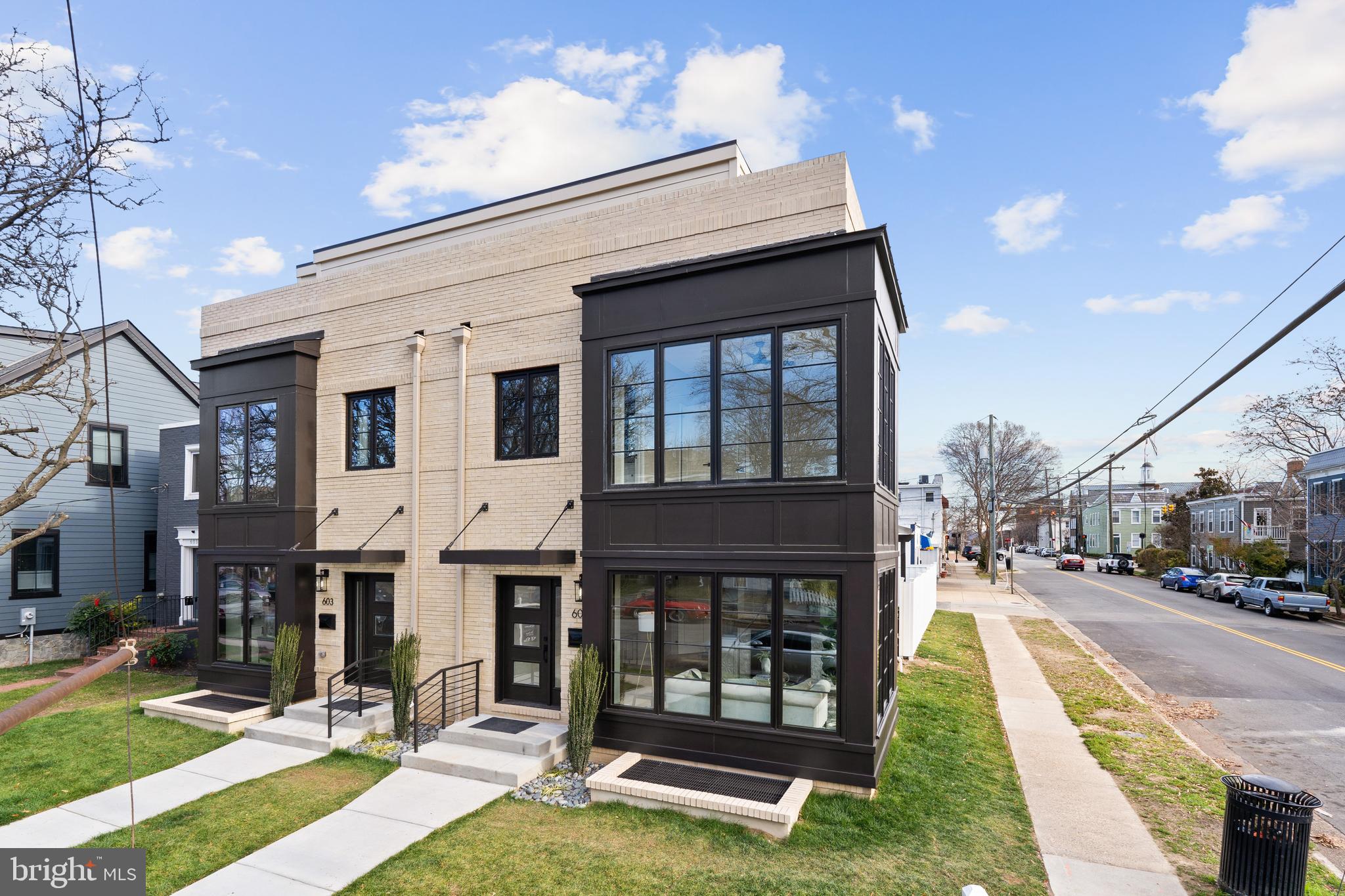 OLD TOWN ALEXANDRIA - Residential