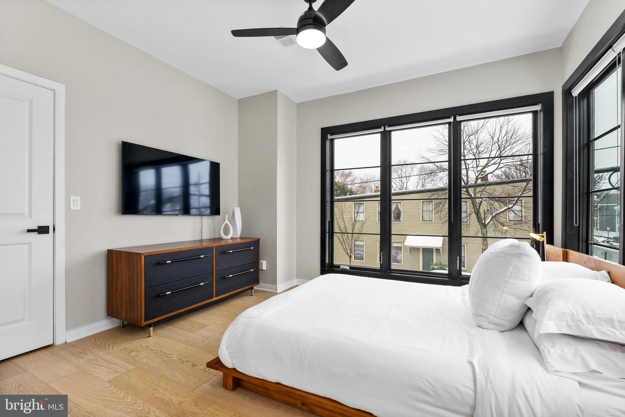 OLD TOWN ALEXANDRIA - Residential