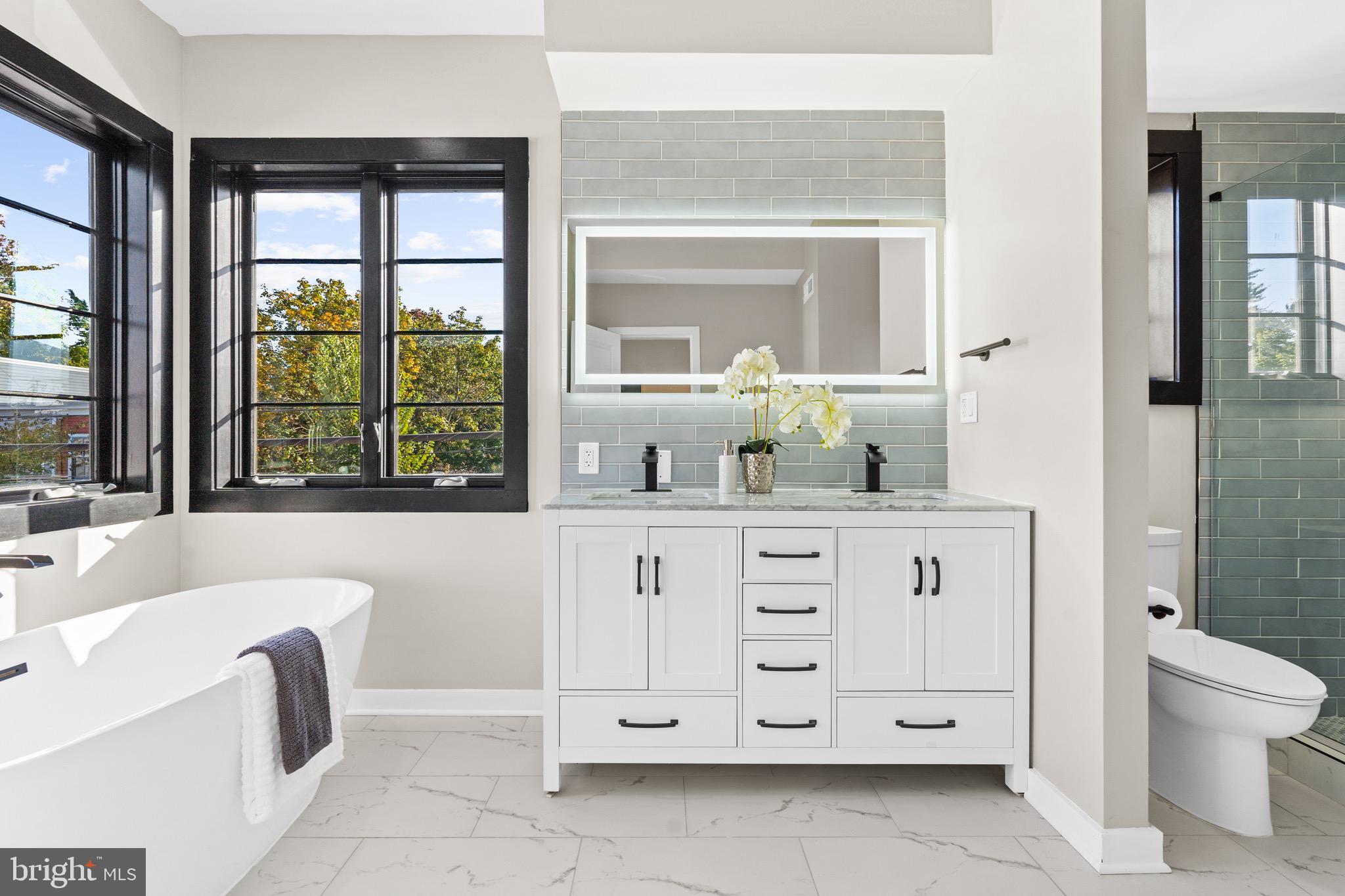 OLD TOWN ALEXANDRIA - Residential