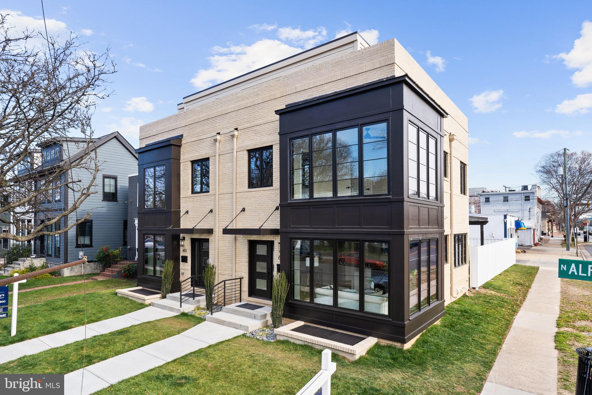 OLD TOWN ALEXANDRIA - Residential