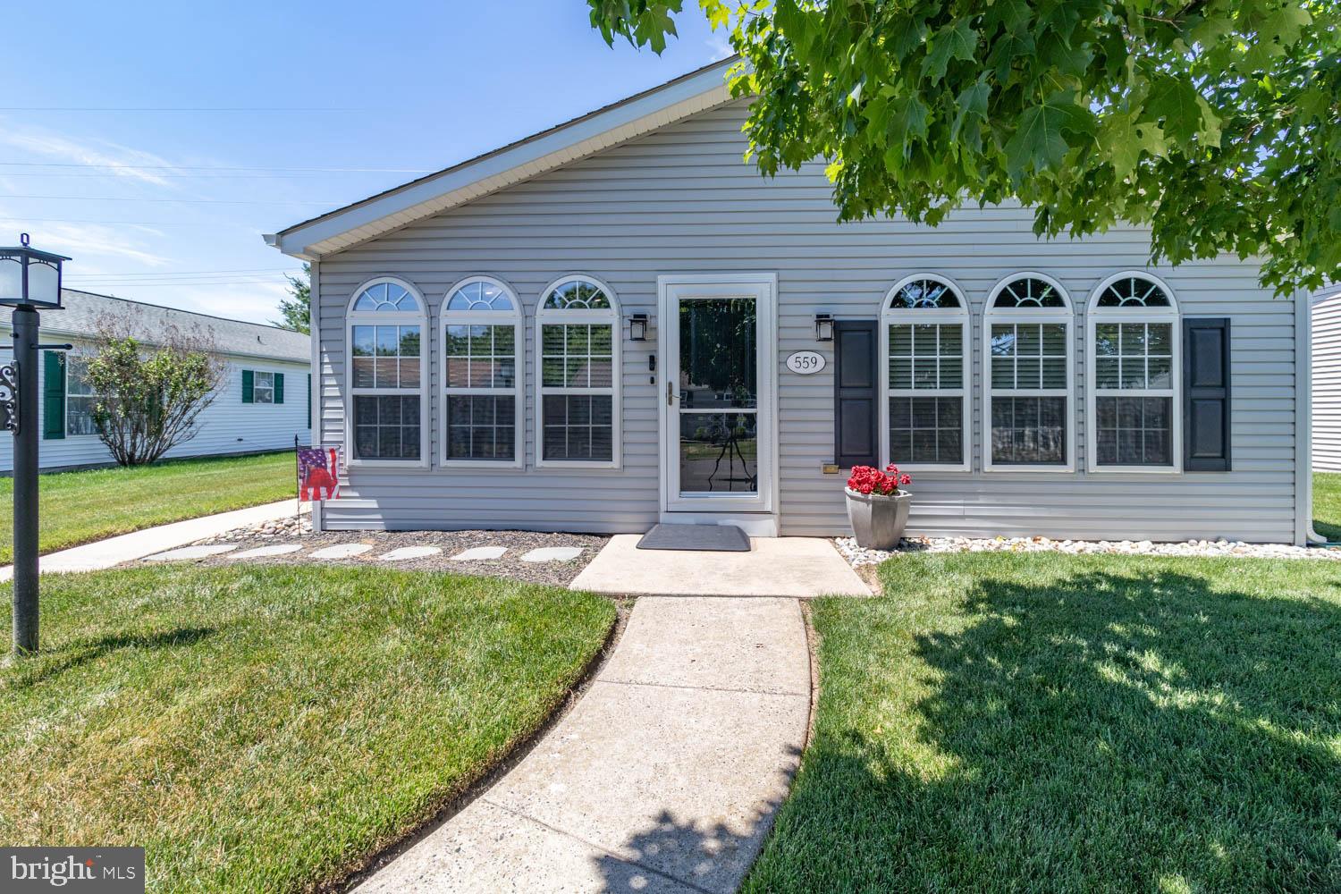559 SPRING MEADOW CIRCLE