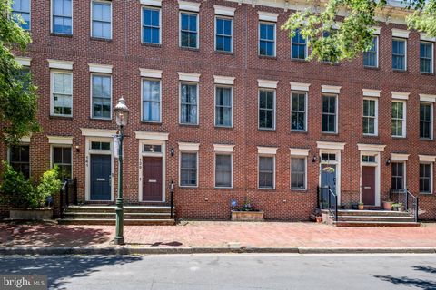Townhouse For Sale - 139 Jackson Street<br/> TRENTON, NJ 08611