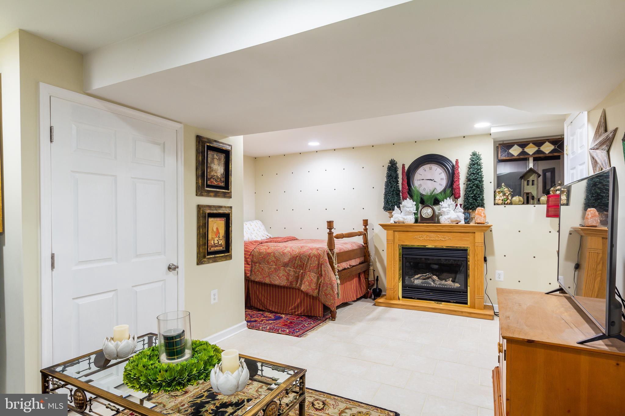 CHESTNUT WOODS - Residential