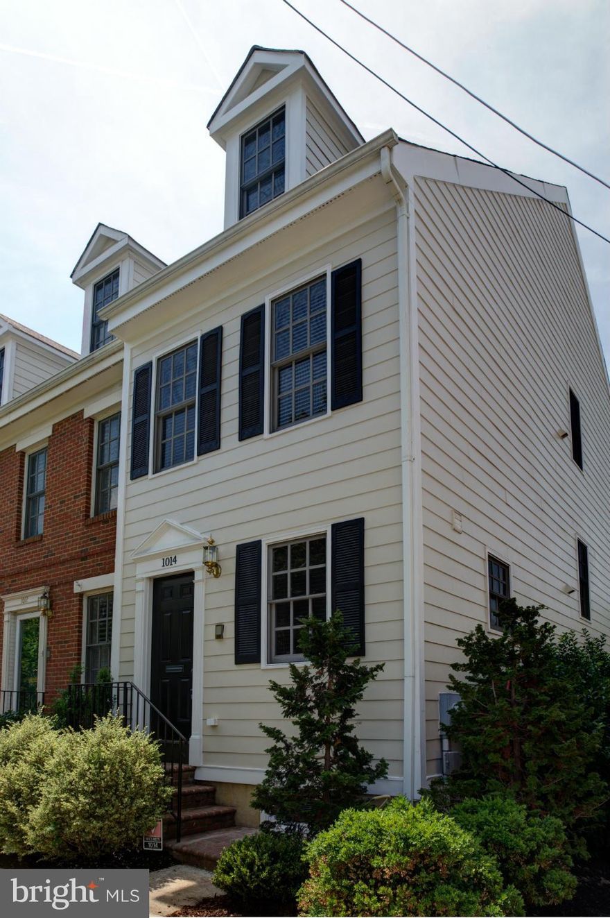 Rare opportunity to purchase a near new end unit townhouse in Old Town's popular northwest quad- and just 3 blocks to metro!  Four levels of comfortable living with generous room sizes, hardwood floors, gas fireplace, updated kitchen with granite countertops & top of line appliances, tall ceilings, three bedrooms and a studio/office in sunwashed loft.  Very deep garden too! This one has it "all".