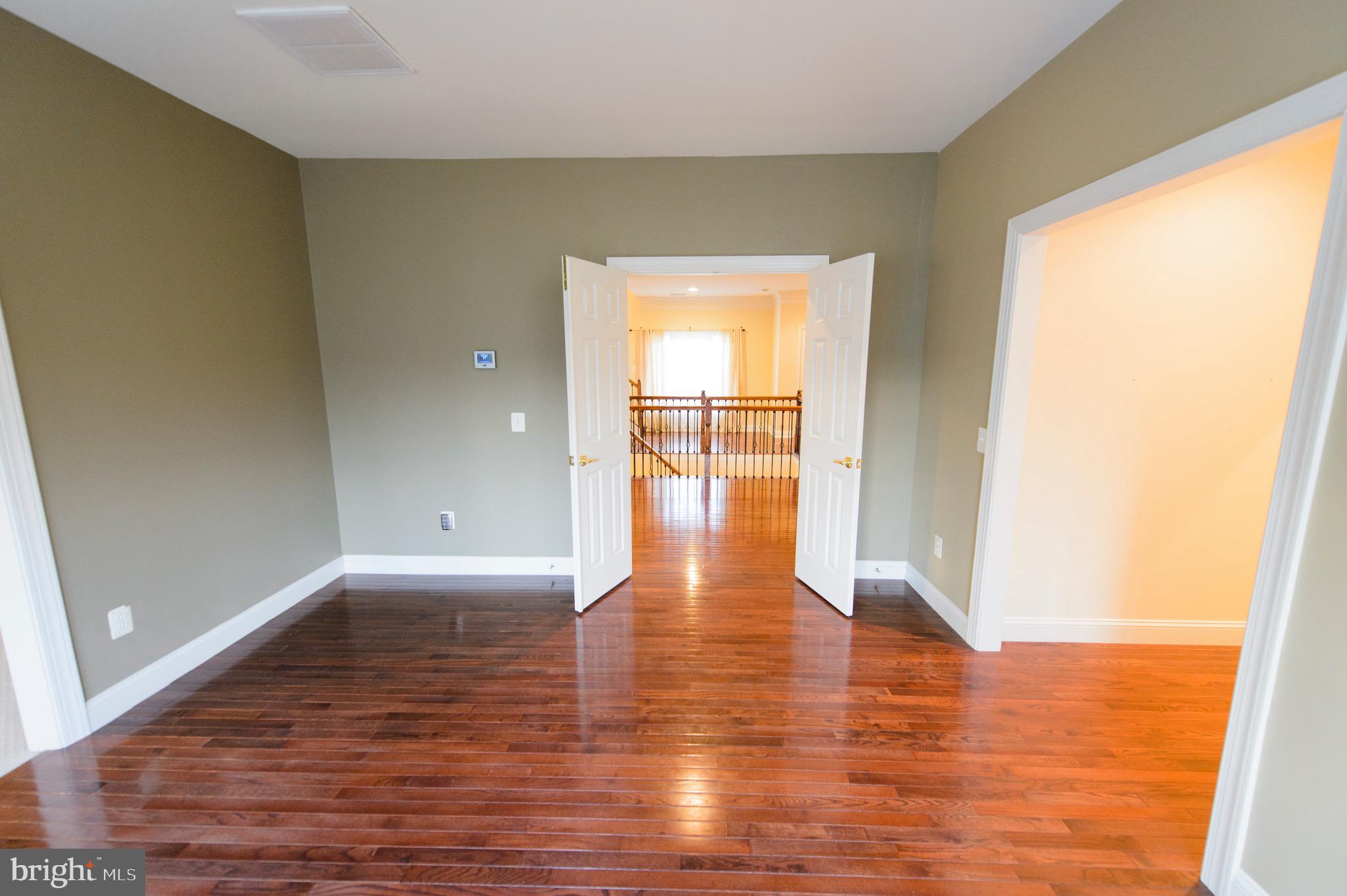 RIVER FALLS - Residential