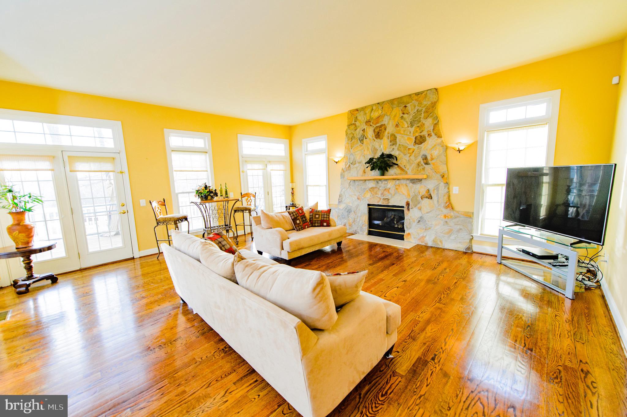 RIVER FALLS - Residential