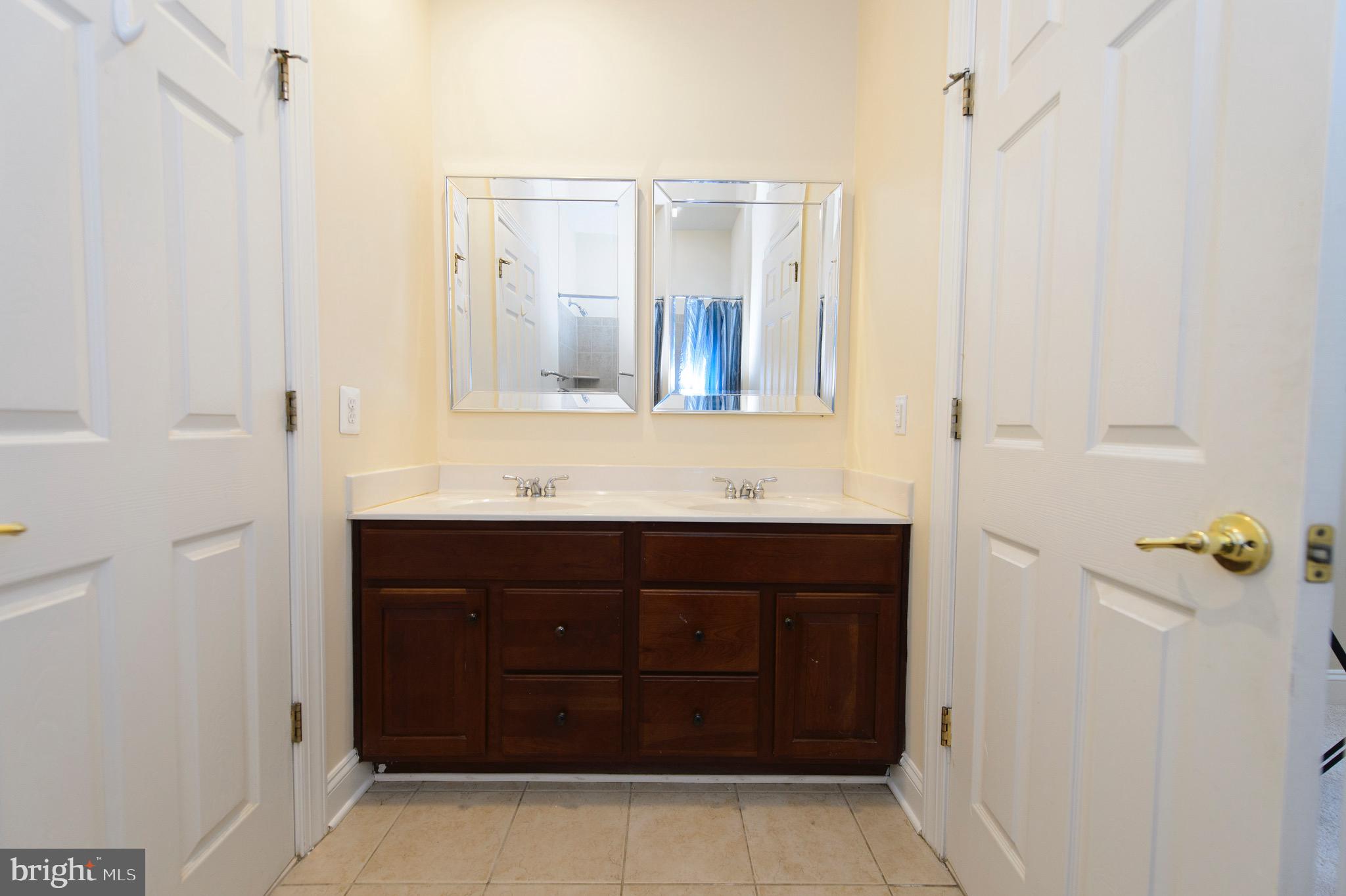 RIVER FALLS - Residential