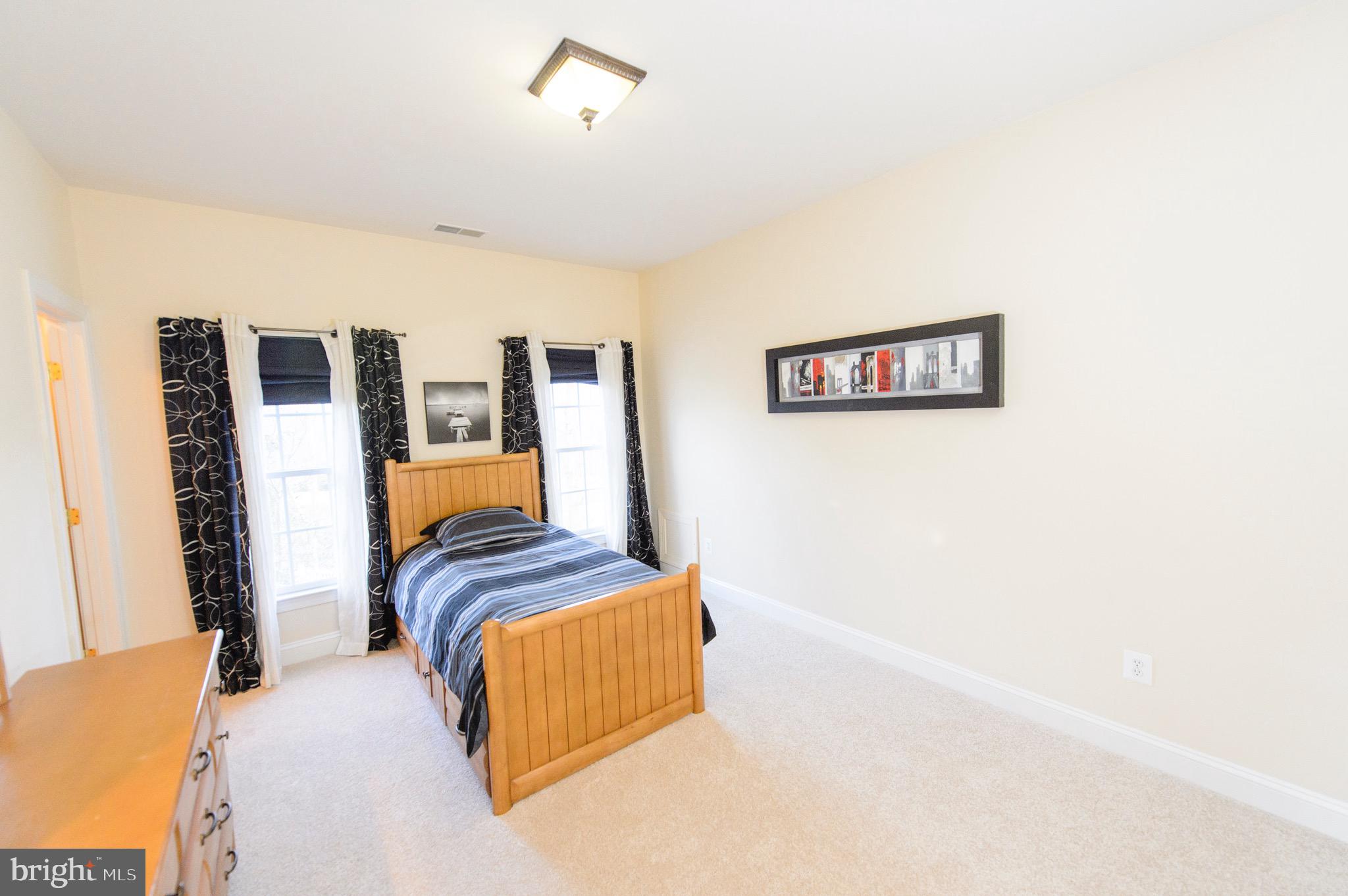 RIVER FALLS - Residential