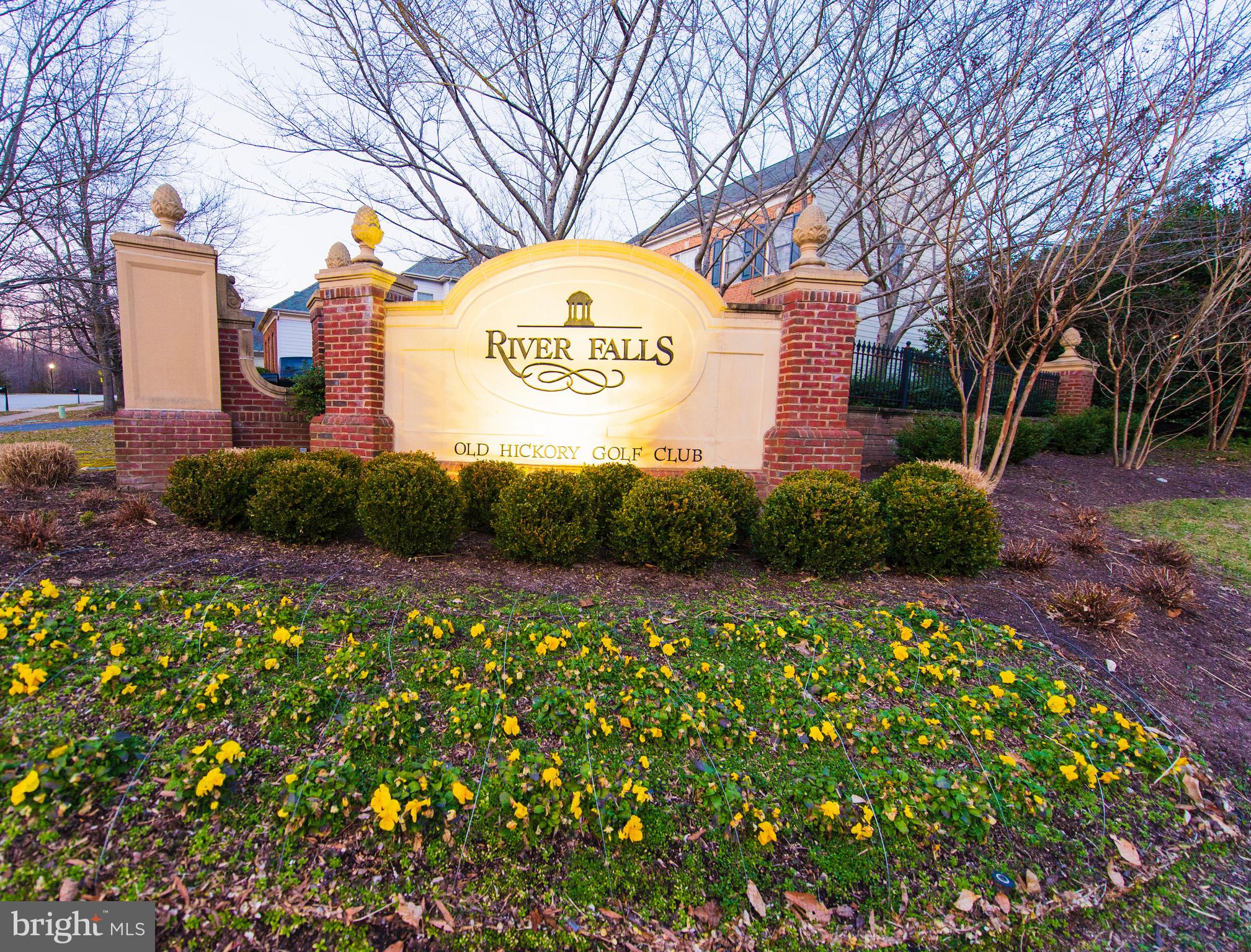 RIVER FALLS - Residential