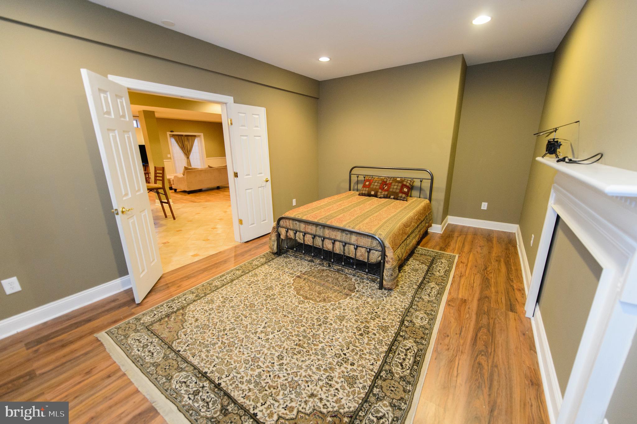 RIVER FALLS - Residential