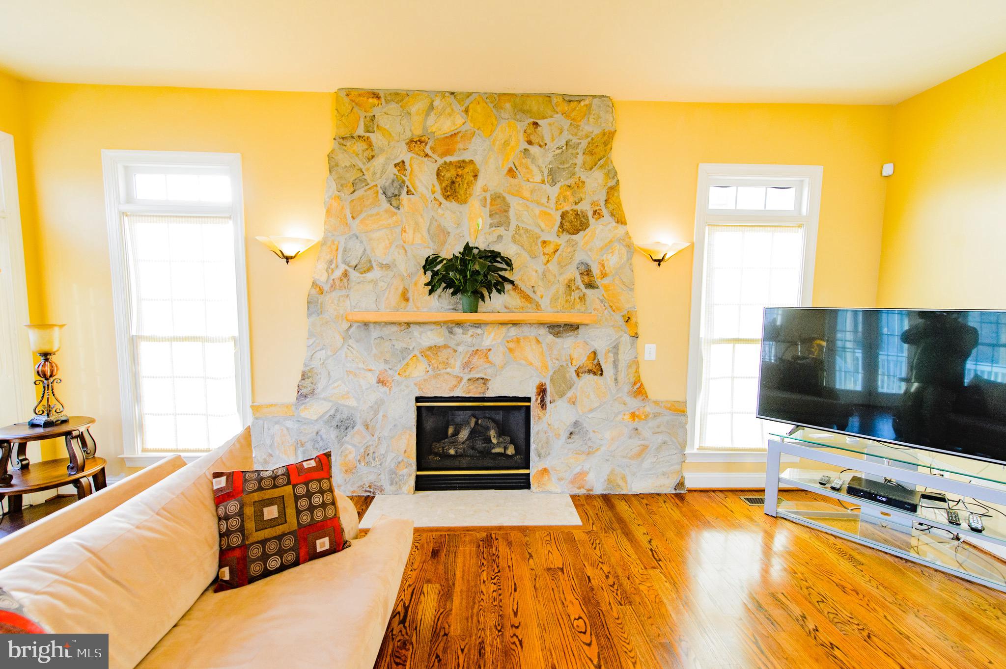 RIVER FALLS - Residential