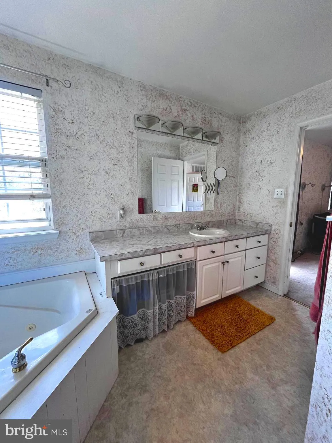 Deptford, New Jersey 08096, United States, 3 Bedrooms Bedrooms, ,3 BathroomsBathrooms,Residential,Active,103919