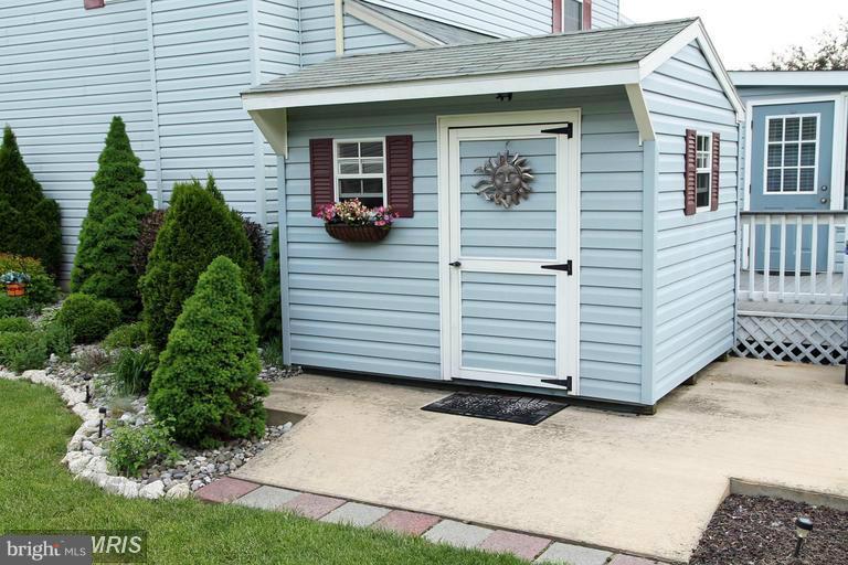 FOREST LAKES - Residential