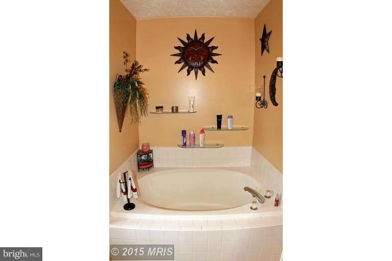 FOREST LAKES - Residential