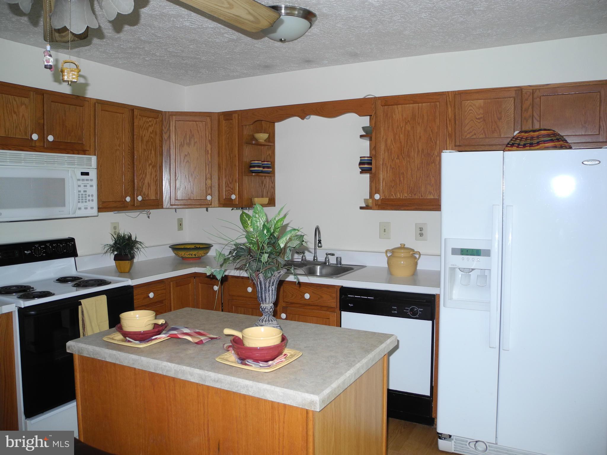 FOREST LAKES - Residential