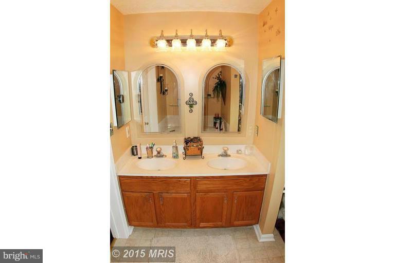 FOREST LAKES - Residential