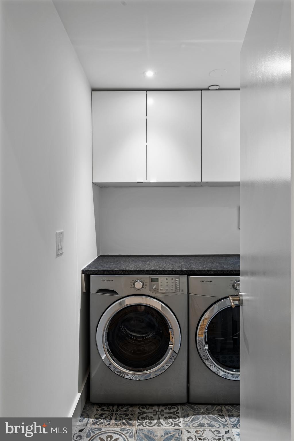 WASHINGTON SQ - Residential