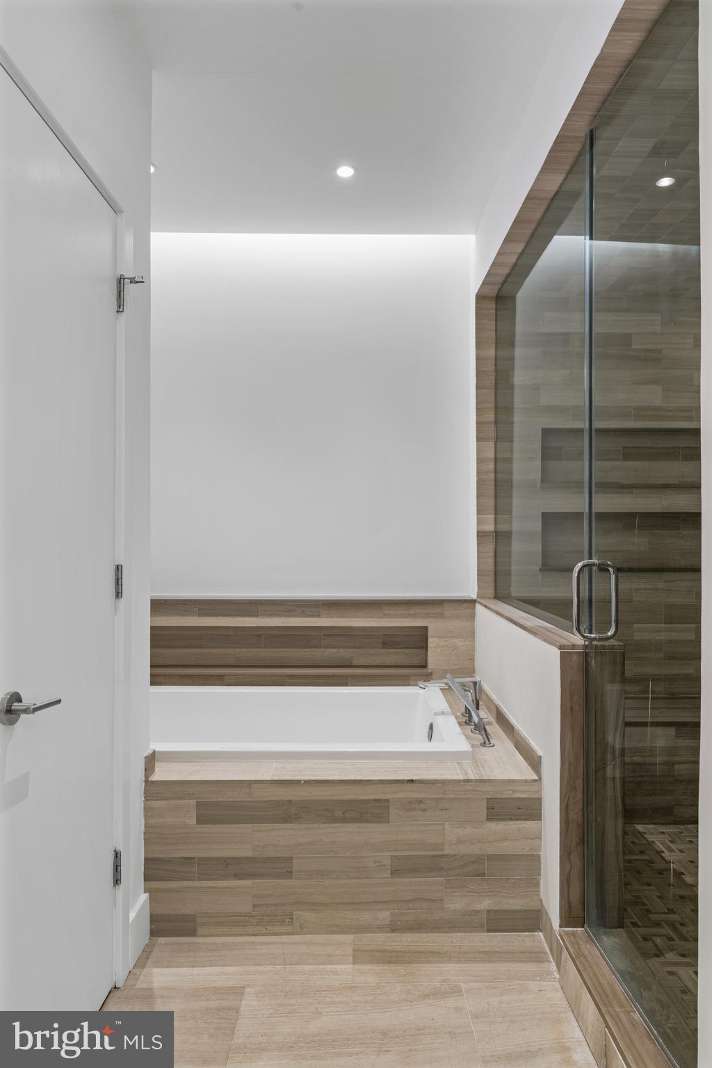 WASHINGTON SQ - Residential