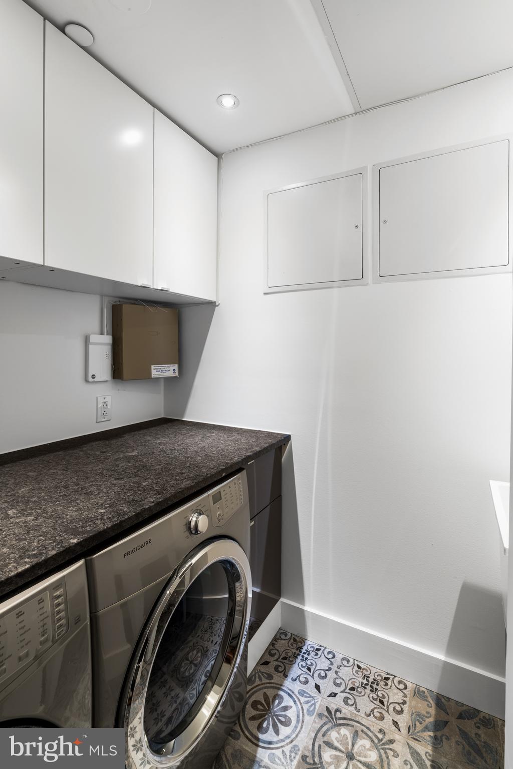 WASHINGTON SQ - Residential