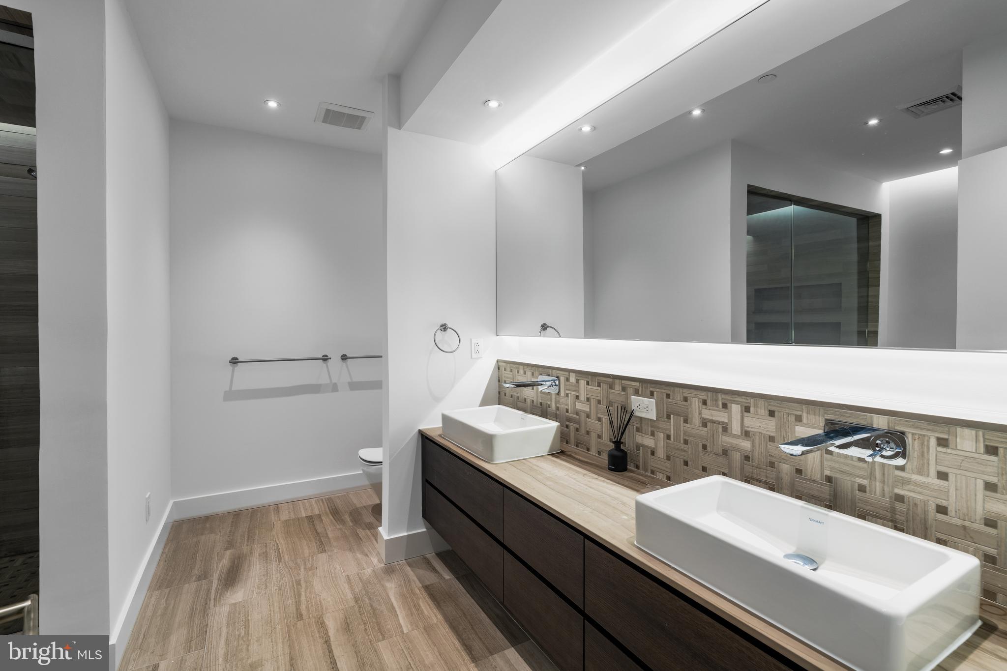 WASHINGTON SQ - Residential