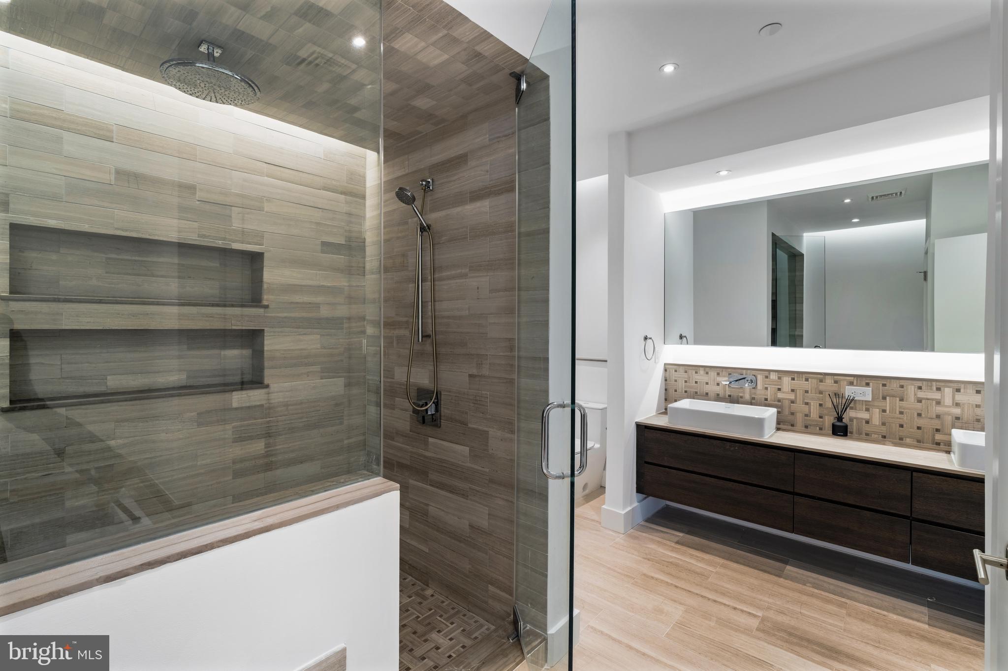 WASHINGTON SQ - Residential