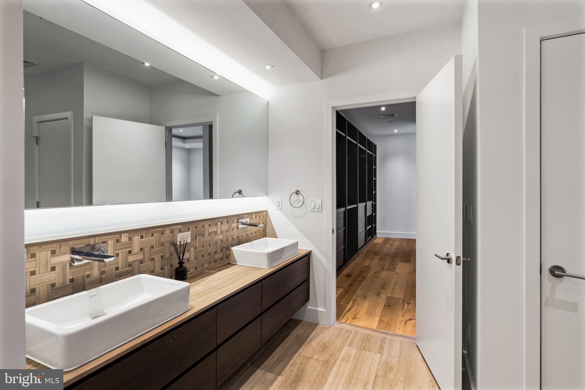 WASHINGTON SQ - Residential