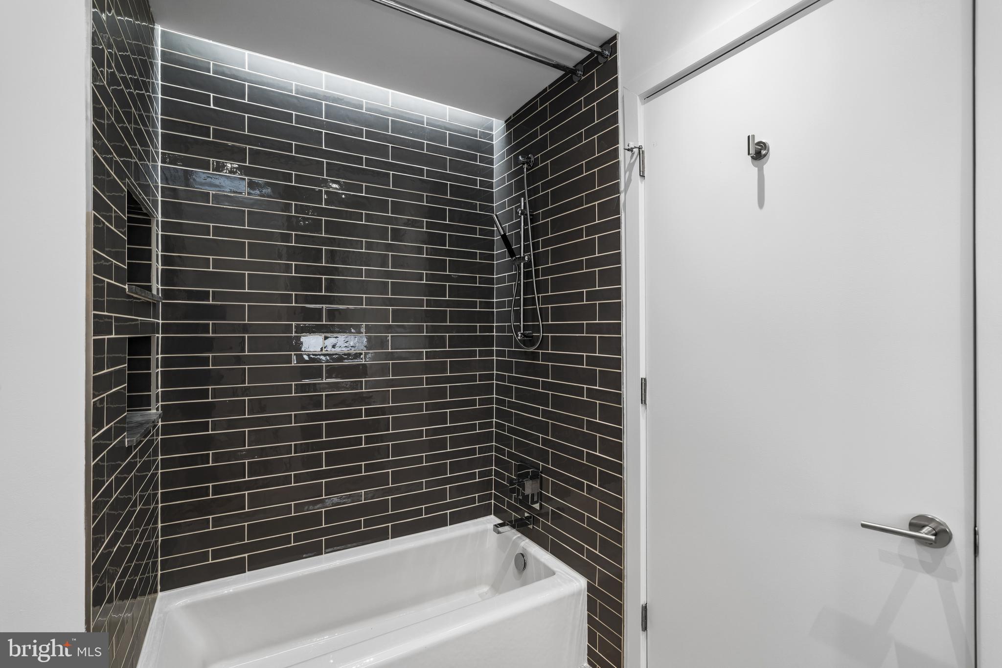 WASHINGTON SQ - Residential