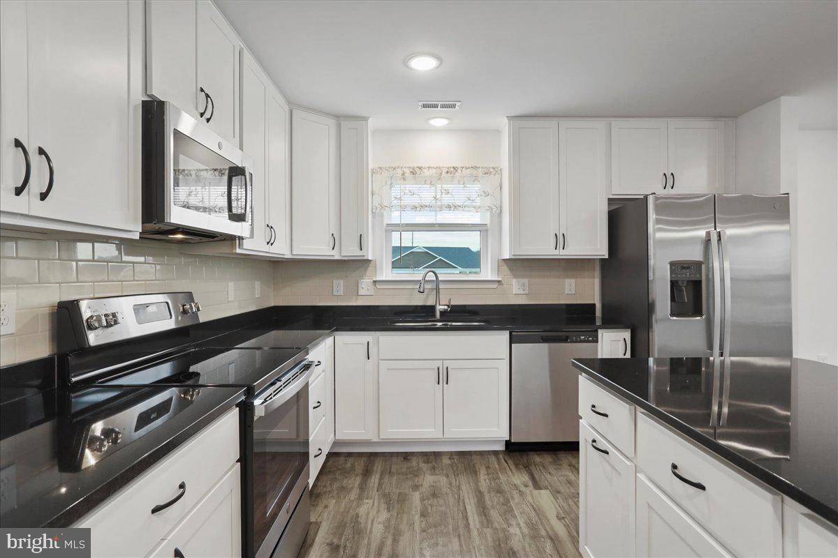 CARDINAL POINTE - Residential