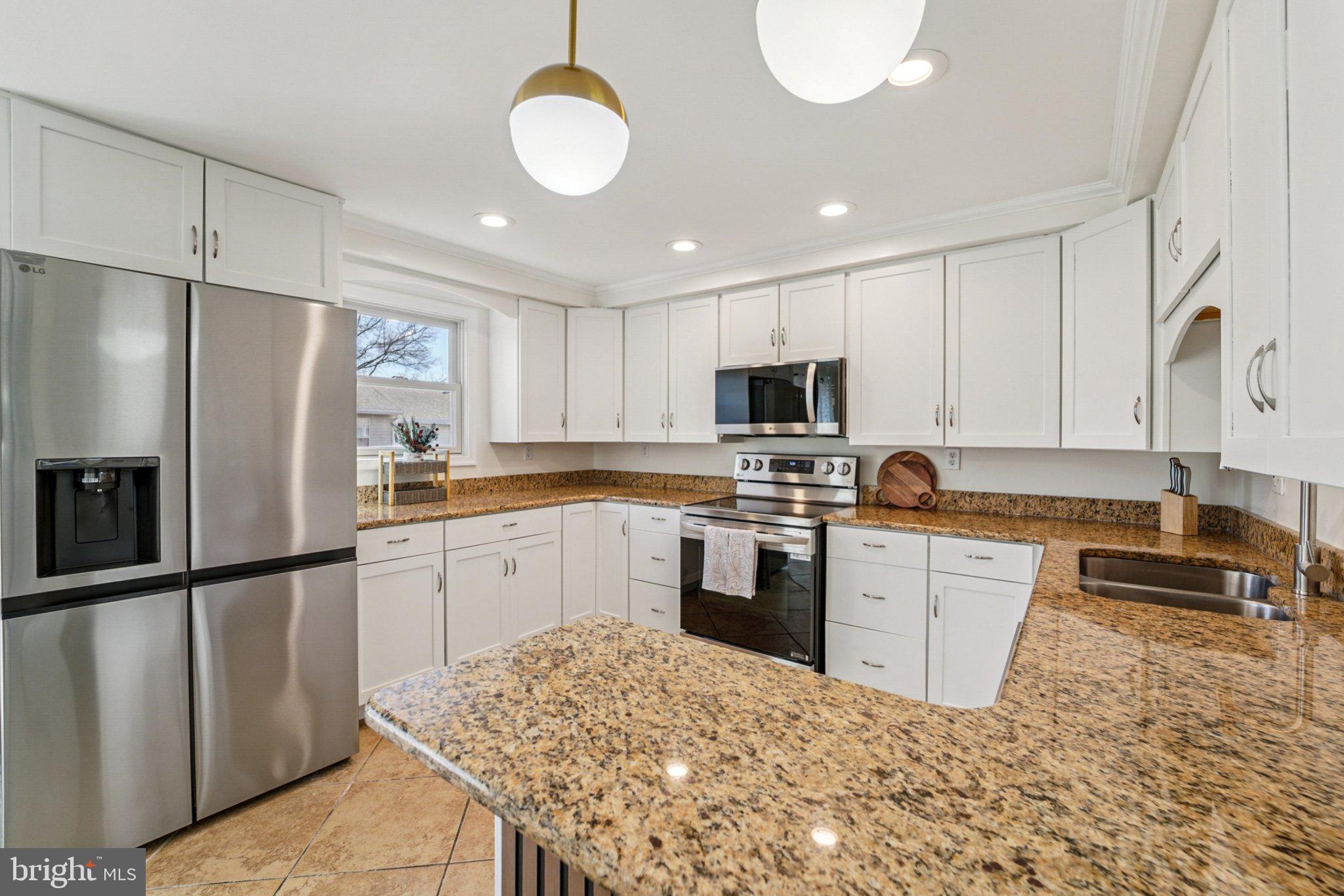 QUEEN ANNE - Residential