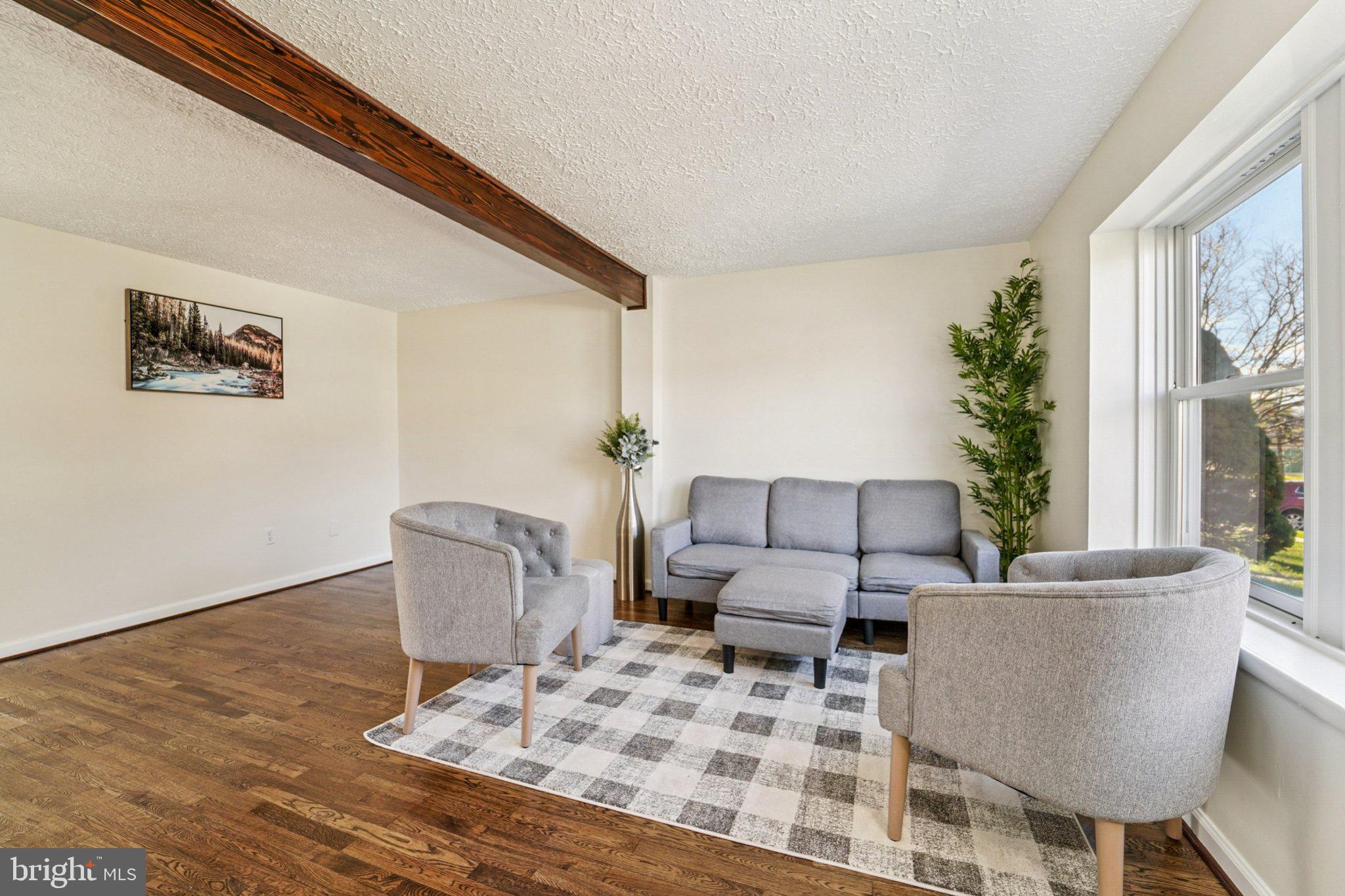 QUEEN ANNE - Residential