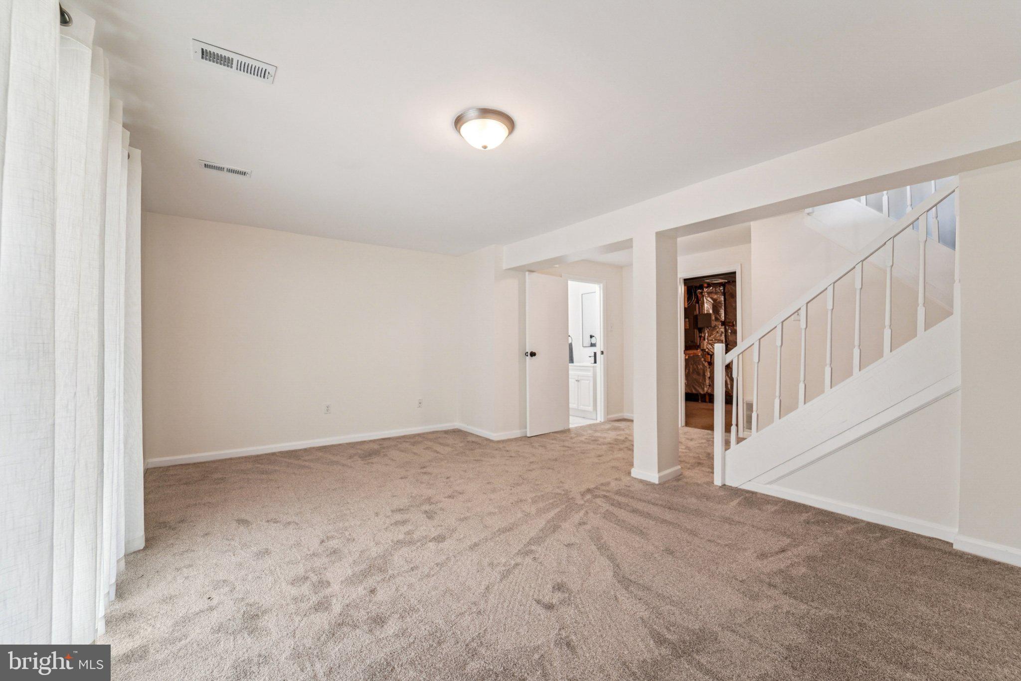 QUEEN ANNE - Residential